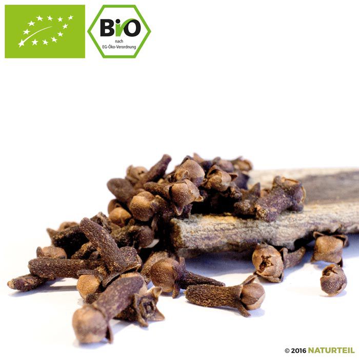 Organic Cloves whole in ceramic spice grinder